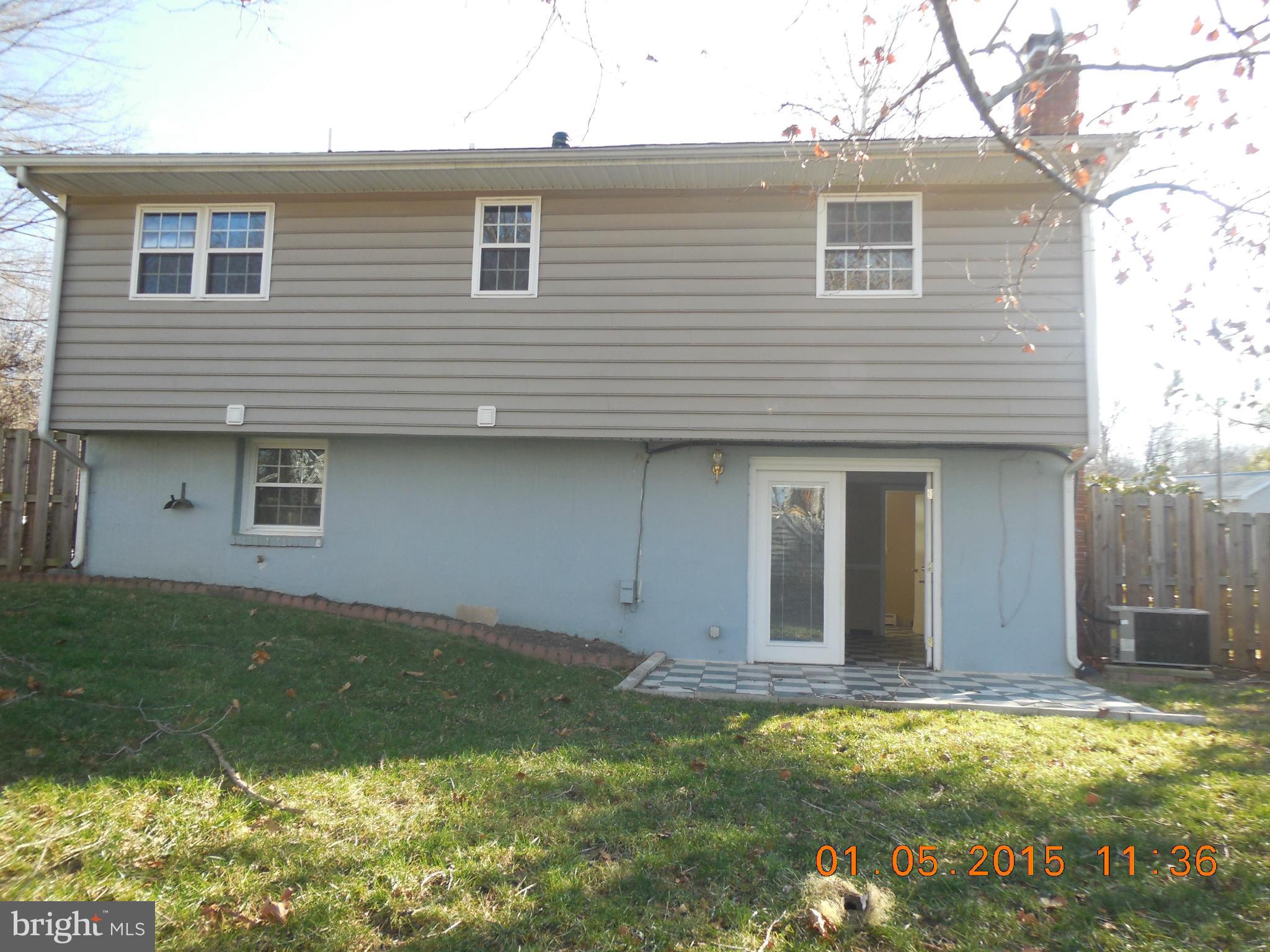 13318 Haddock Road Woodbridge, VA 22193 - Photo 10 of 18 Exterior (Rear)