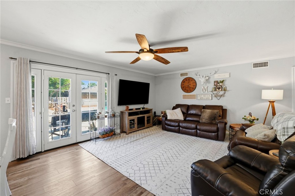 2803 Shenandoah Road Riverside, CA 92506 - Photo 5 of 35