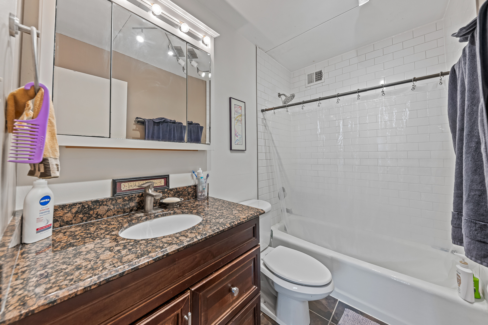 2015 South Finley Road, Unit 801 Lombard, IL 60148 - Photo 9 of 9 Gallery Image 9