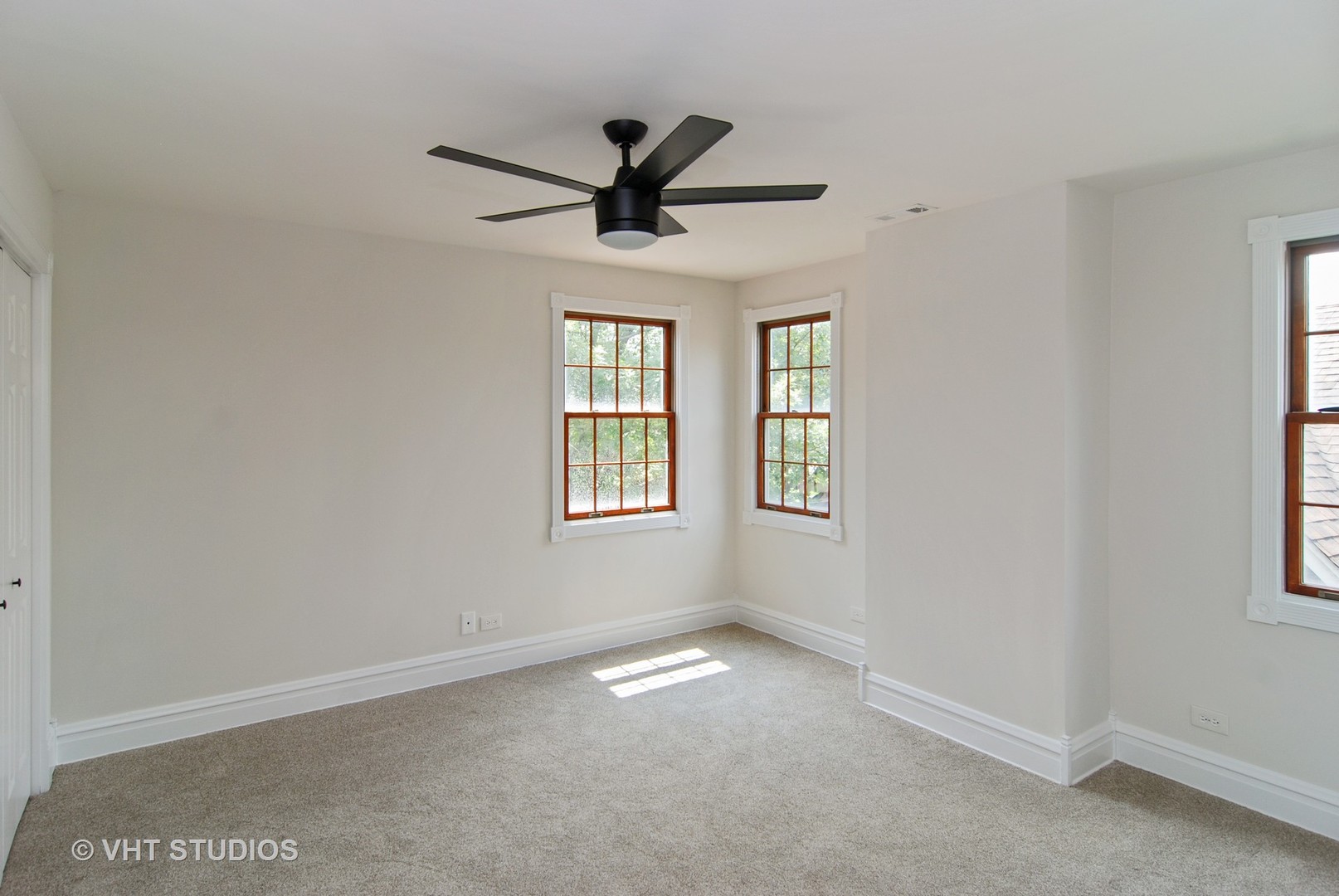 372 Shenstone Road Riverside, IL 60546 - Photo 12 of 29