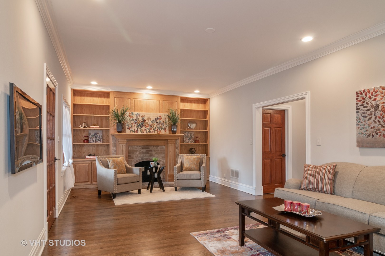 372 Shenstone Road Riverside, IL 60546 - Photo 3 of 29