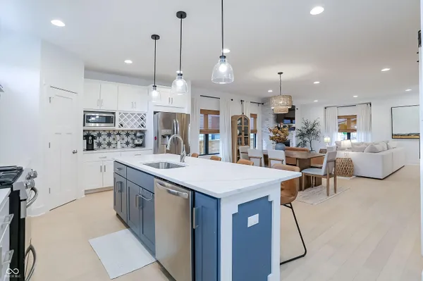 $599,900 | 2043 Columbia Avenue, Indianapolis, IN 46202