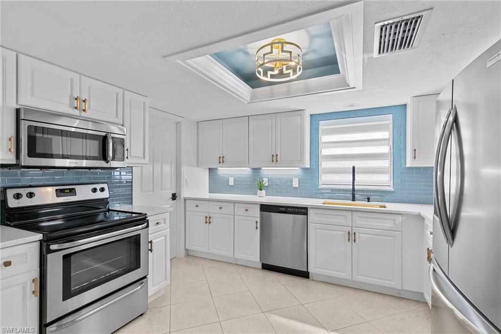 2096 Alamanda Drive, Unit 102 Naples, FL 34102 - Photo 3 of 23