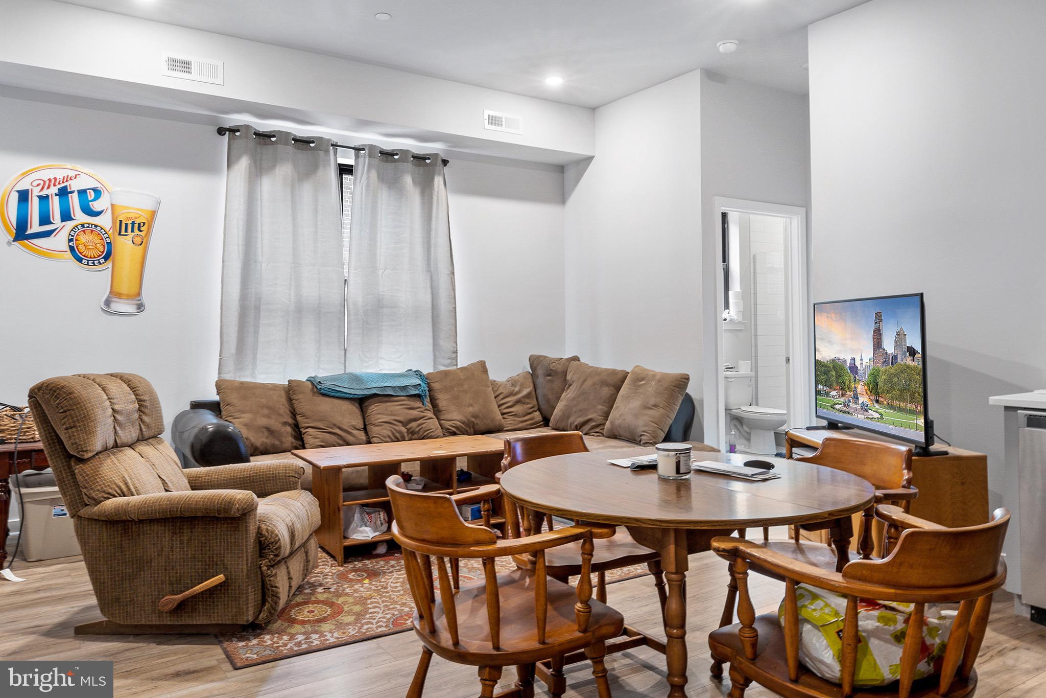 5102 Rochelle Avenue, Unit 5 Philadelphia, PA 19128 - Photo 5 of 10