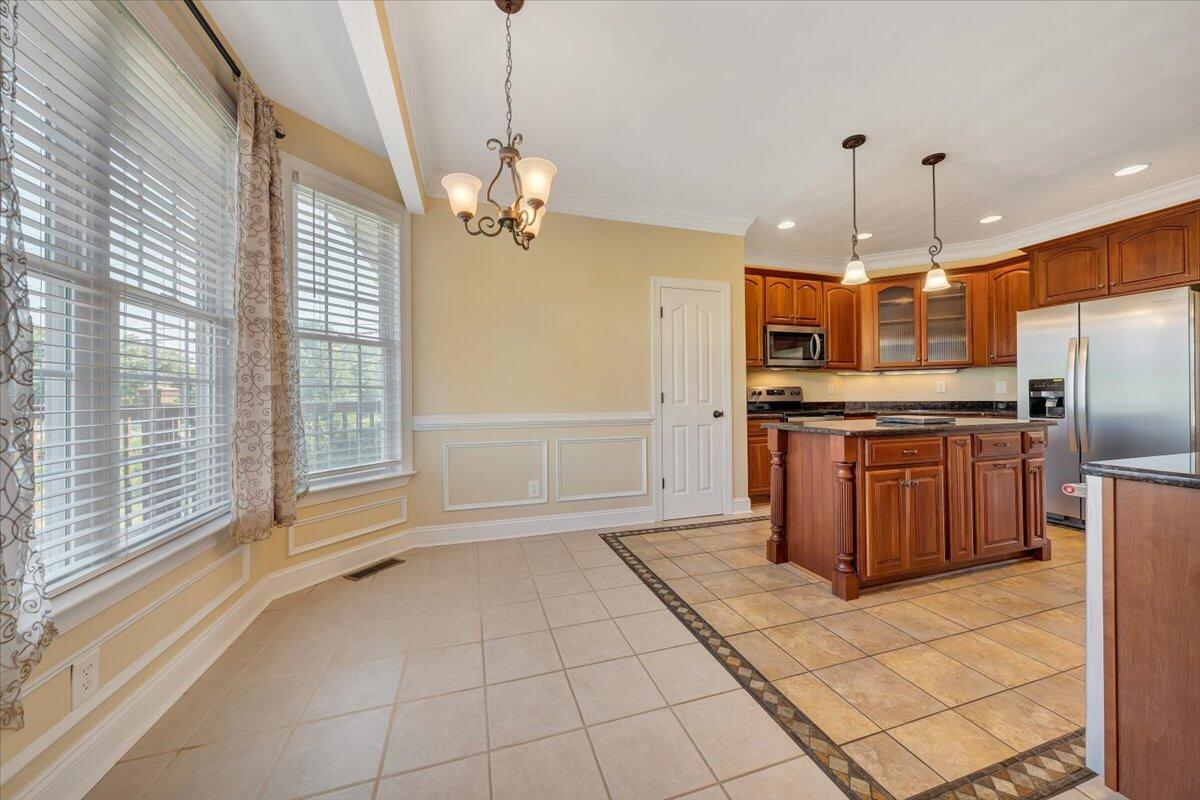 20 Sowder Farm Road Troutville, VA 24175 - Photo 11 of 50 Kitchen with Breakfast Nook