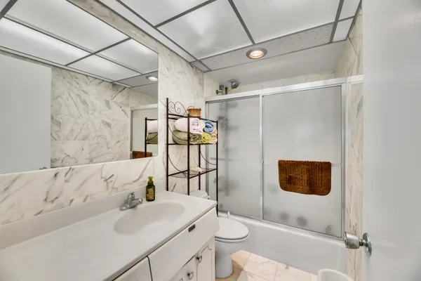 $3,200 | 133 North Pompano Beach Boulevard, Unit 708, Pompano Beach, FL 33062