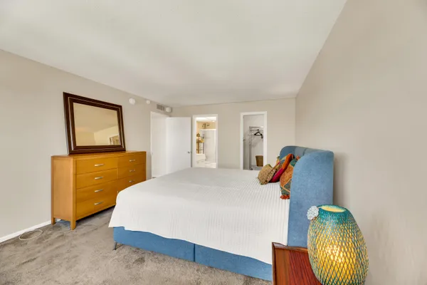 $3,200 | 133 North Pompano Beach Boulevard, Unit 708, Pompano Beach, FL 33062