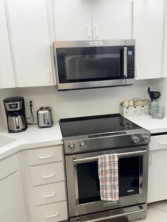 $3,200 | 133 North Pompano Beach Boulevard, Unit 708, Pompano Beach, FL 33062