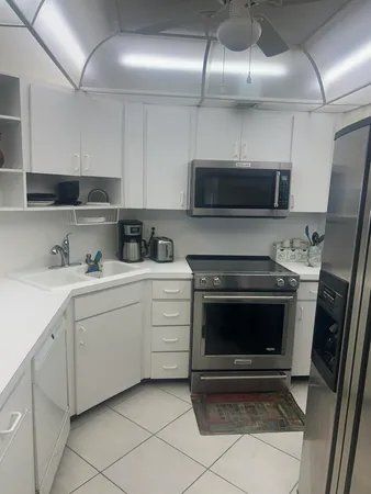 $3,200 | 133 North Pompano Beach Boulevard, Unit 708, Pompano Beach, FL 33062