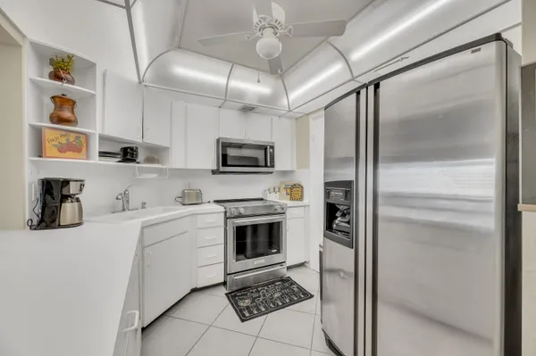 $3,200 | 133 North Pompano Beach Boulevard, Unit 708, Pompano Beach, FL 33062