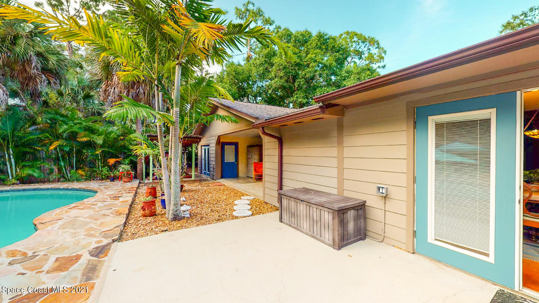 275 Northwest Valencia Road Melbourne, FL 32904 - Photo 8 of 56 275 NW Valencia Road-052840