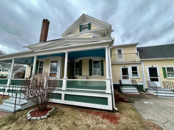 $1,800 | 61 Silver Street, Unit B, Dover, NH 03820