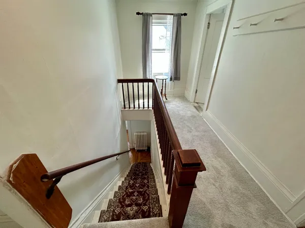 $1,800 | 61 Silver Street, Unit B, Dover, NH 03820