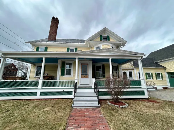 $1,800 | 61 Silver Street, Unit B, Dover, NH 03820