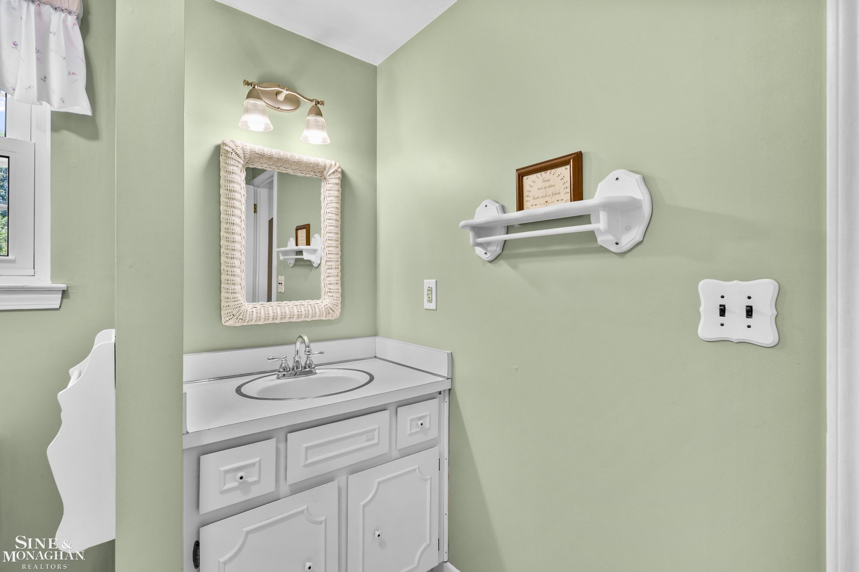 1022 Hampton Road Grosse Pointe Woods, MI 48236 - Photo 33 of 48