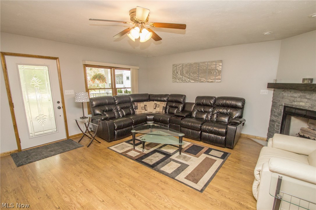 1527 Biltmore Road Cleveland, OH 44124 - Photo 4 of 27 Gallery Image 4