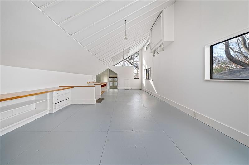 993 Highland View Northeast Atlanta, GA 30306 - Photo 24 of 54 a view of entryway and hall