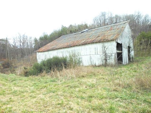 289 Possum Trot Road Philadelphia, TN 37846 - Photo 4 of 15 289 Possum Trot Rd03