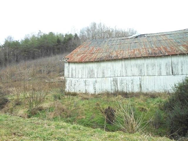 289 Possum Trot Road Philadelphia, TN 37846 - Photo 6 of 15 289 Possum Trot Rd05