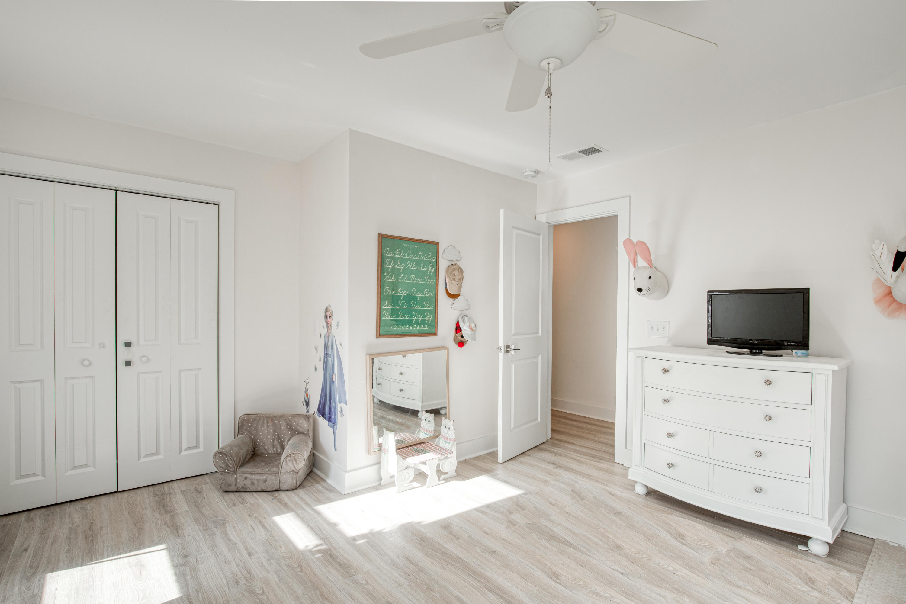 708 Kent Street Mount Pleasant, SC 29464 - Photo 25 of 35 708kent-21
