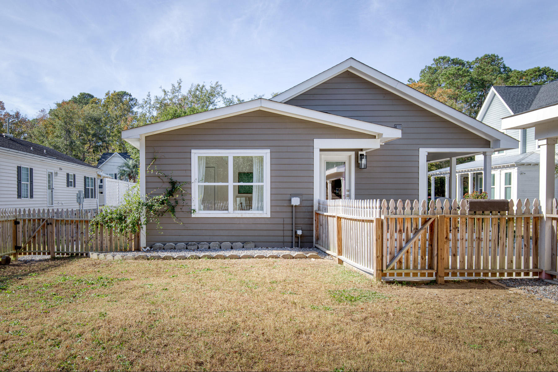 708 Kent Street Mount Pleasant, SC 29464 - Photo 33 of 35 708kent-35