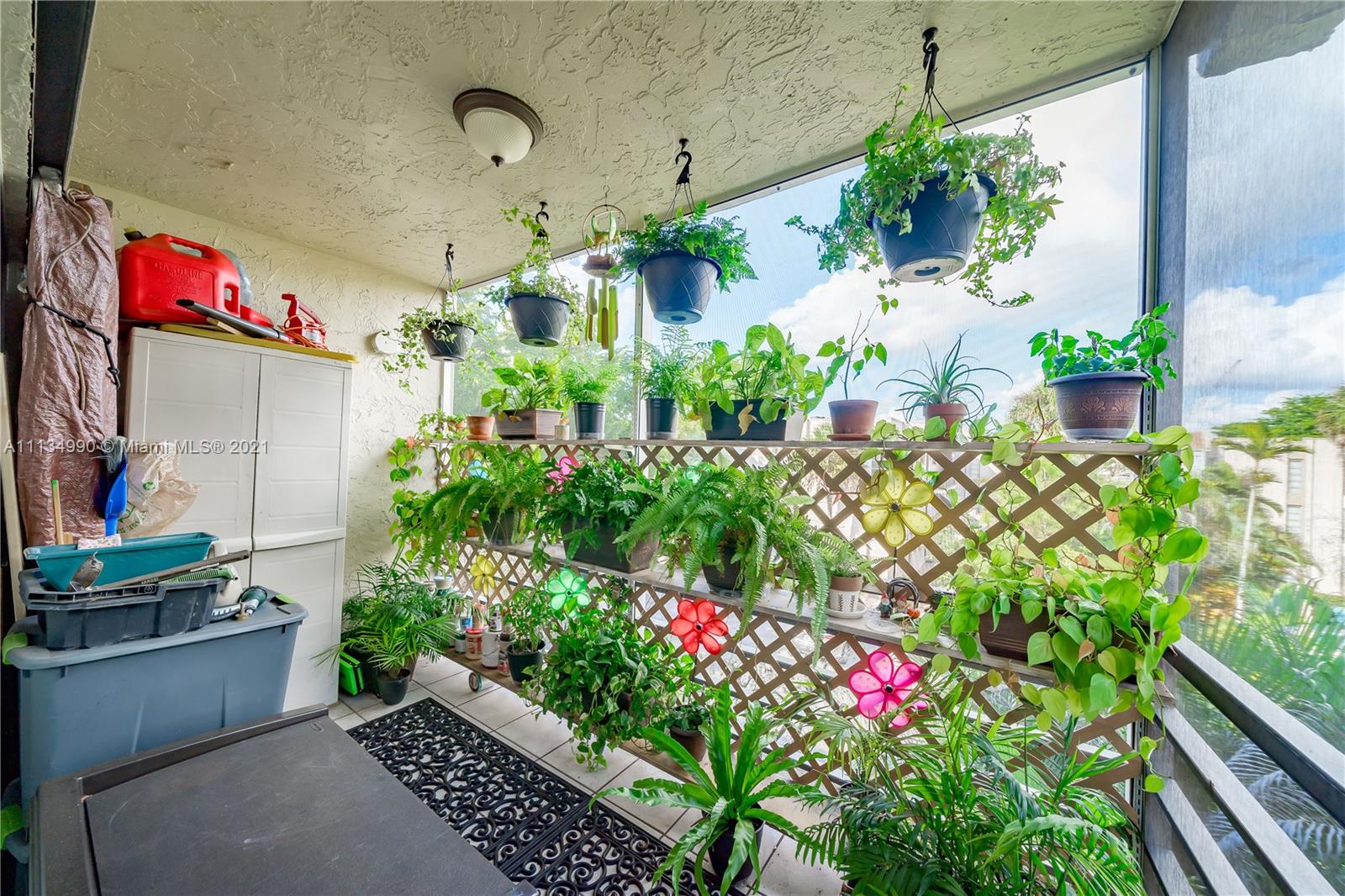 469 North Pine Island Road, Unit B305 Plantation, FL 33324 - Photo 32 of 38