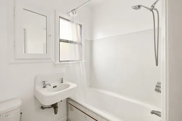 $2,200 | 6910 North Figueroa Street, Los Angeles, CA 90042