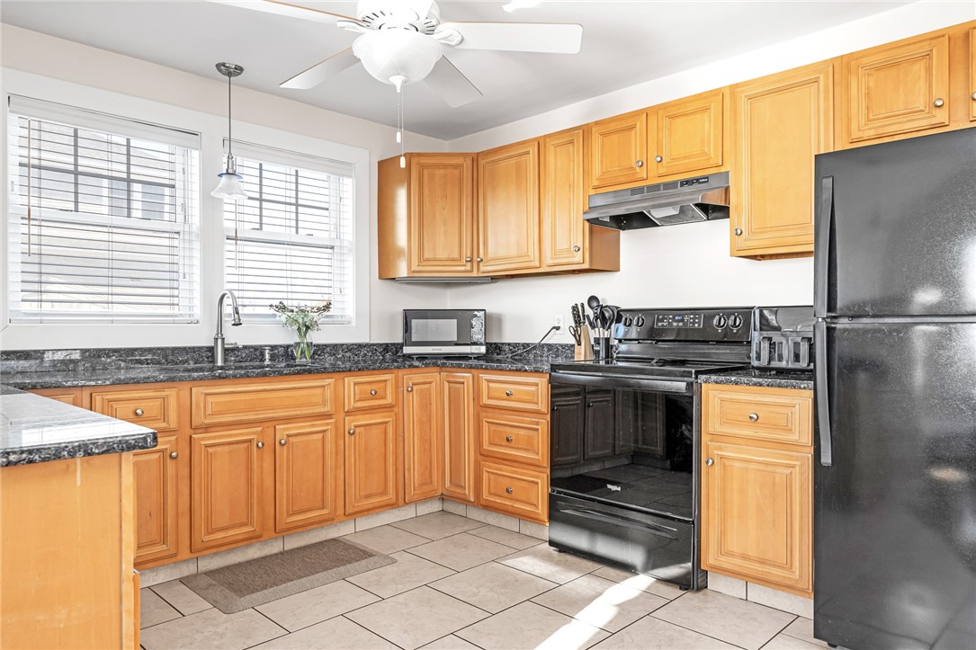 16 Homestead Road Narragansett, RI 02882 - Photo 10 of 40 2nd Floor