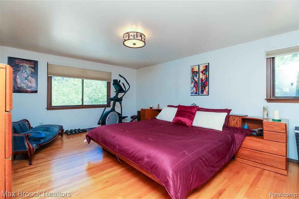 35216 Old Timber Road Farmington Hills, MI 48331 - Photo 17 of 32