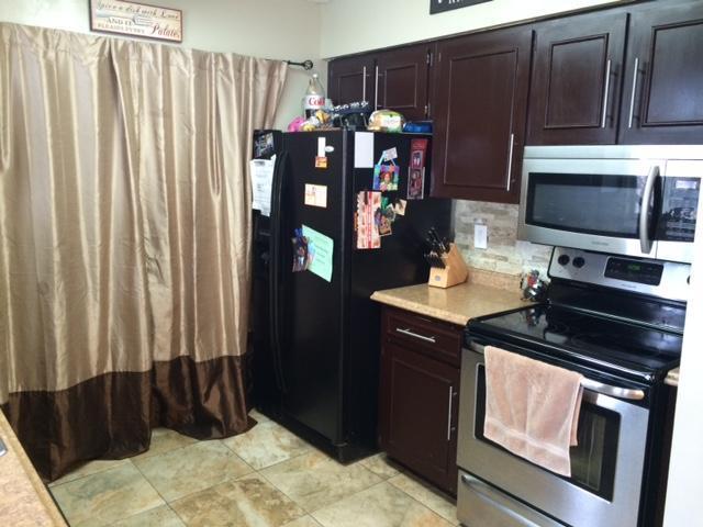 5783 Orange Road West Palm Beach, FL 33413 - Photo 3 of 12 Kitchen