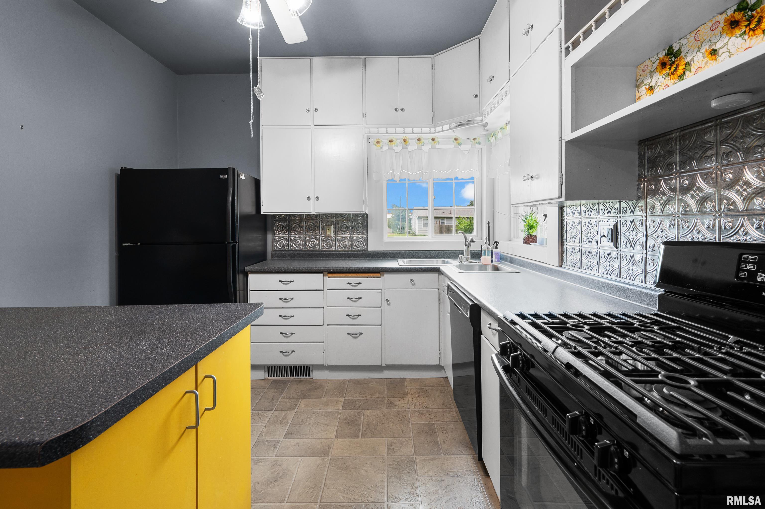 1402 18th Avenue Viola, IL 61486 - Photo 13 of 30