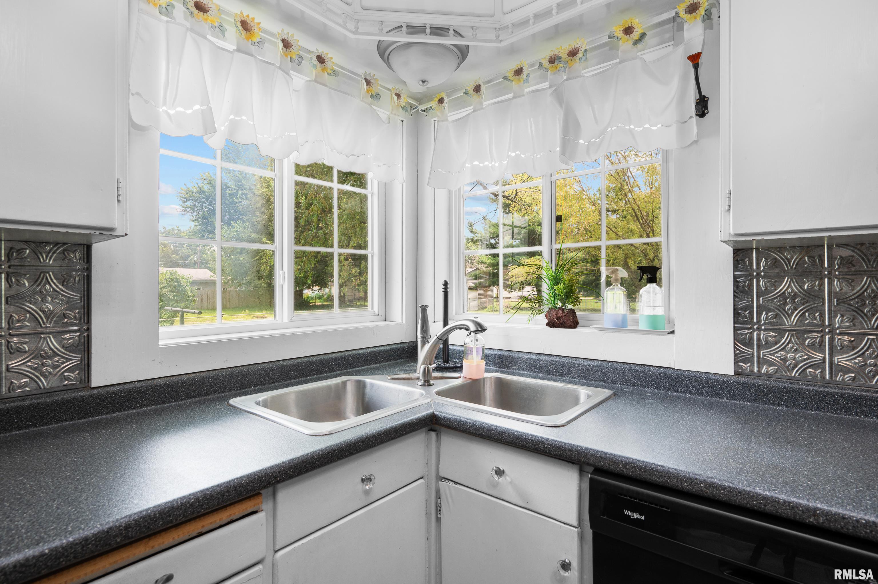 1402 18th Avenue Viola, IL 61486 - Photo 15 of 30