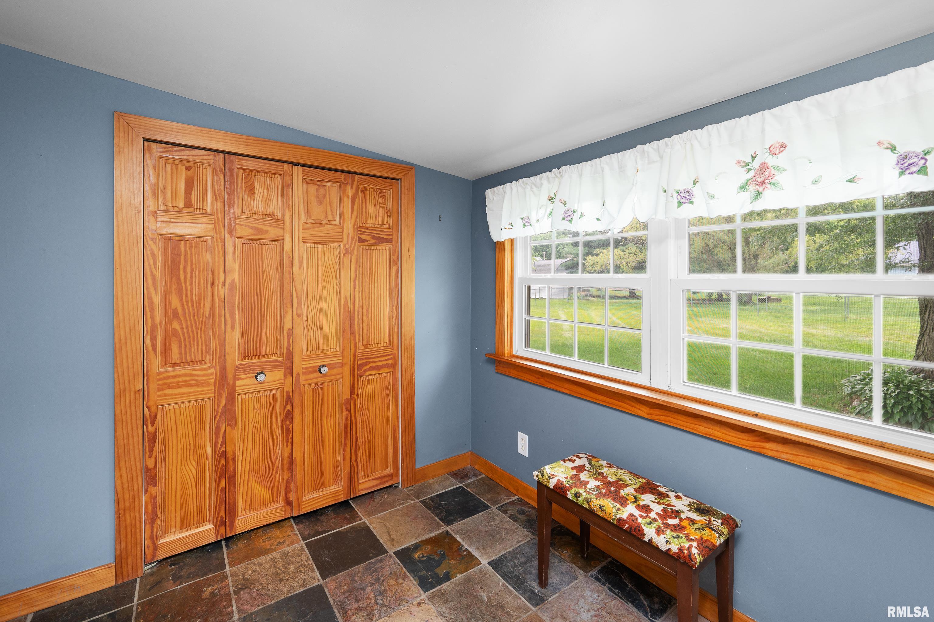 1402 18th Avenue Viola, IL 61486 - Photo 16 of 30