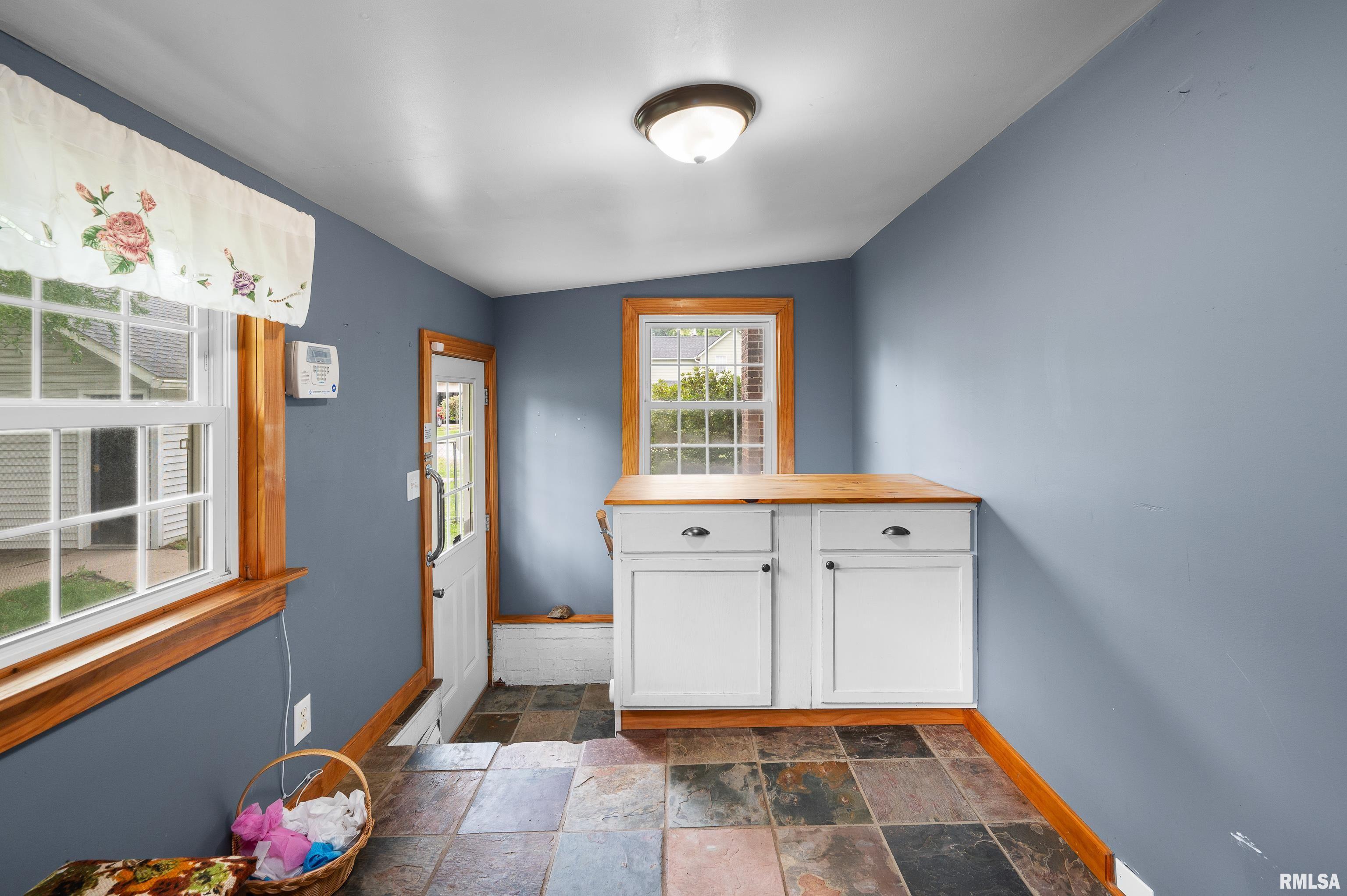 1402 18th Avenue Viola, IL 61486 - Photo 17 of 30