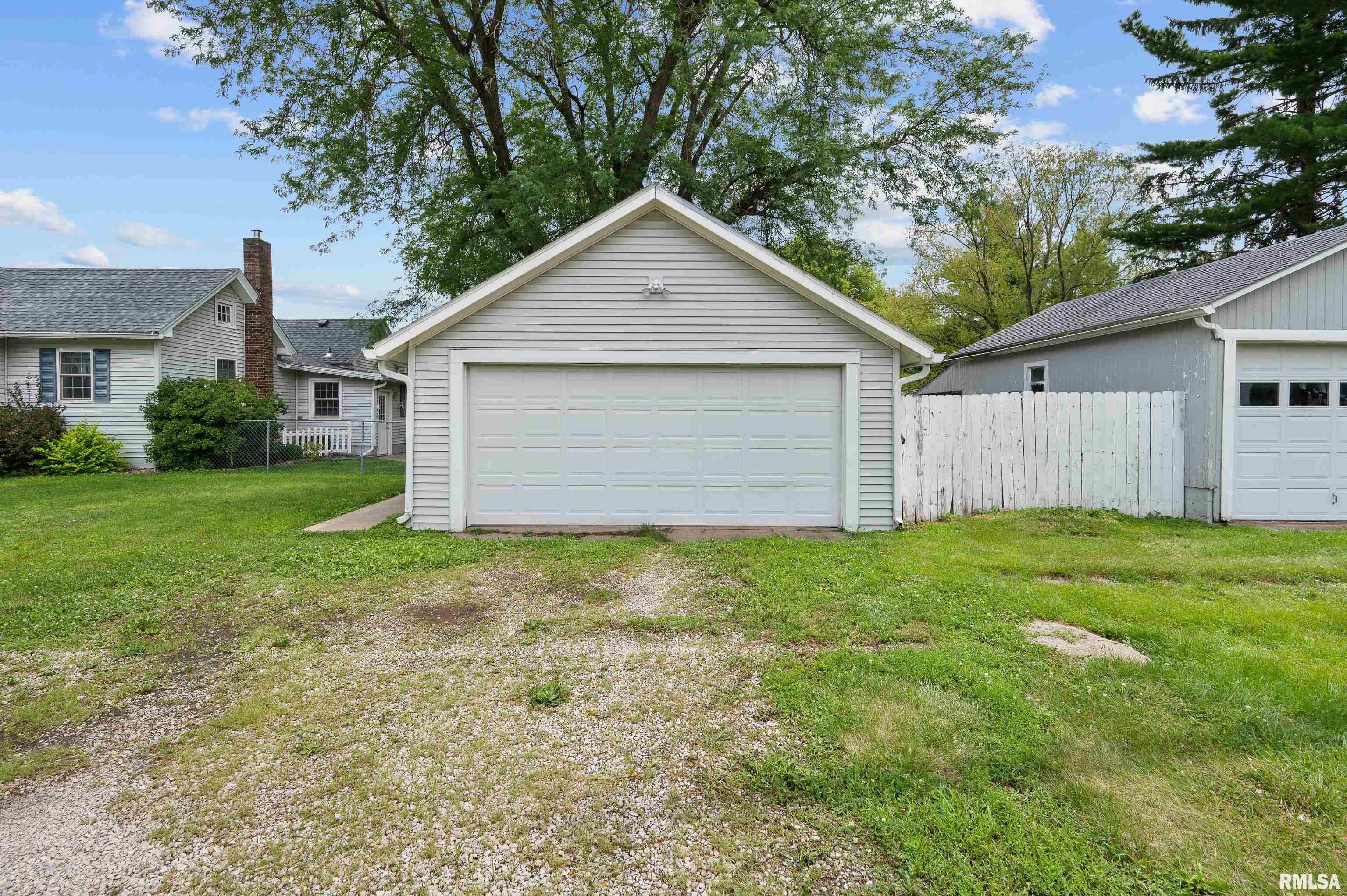1402 18th Avenue Viola, IL 61486 - Photo 3 of 30