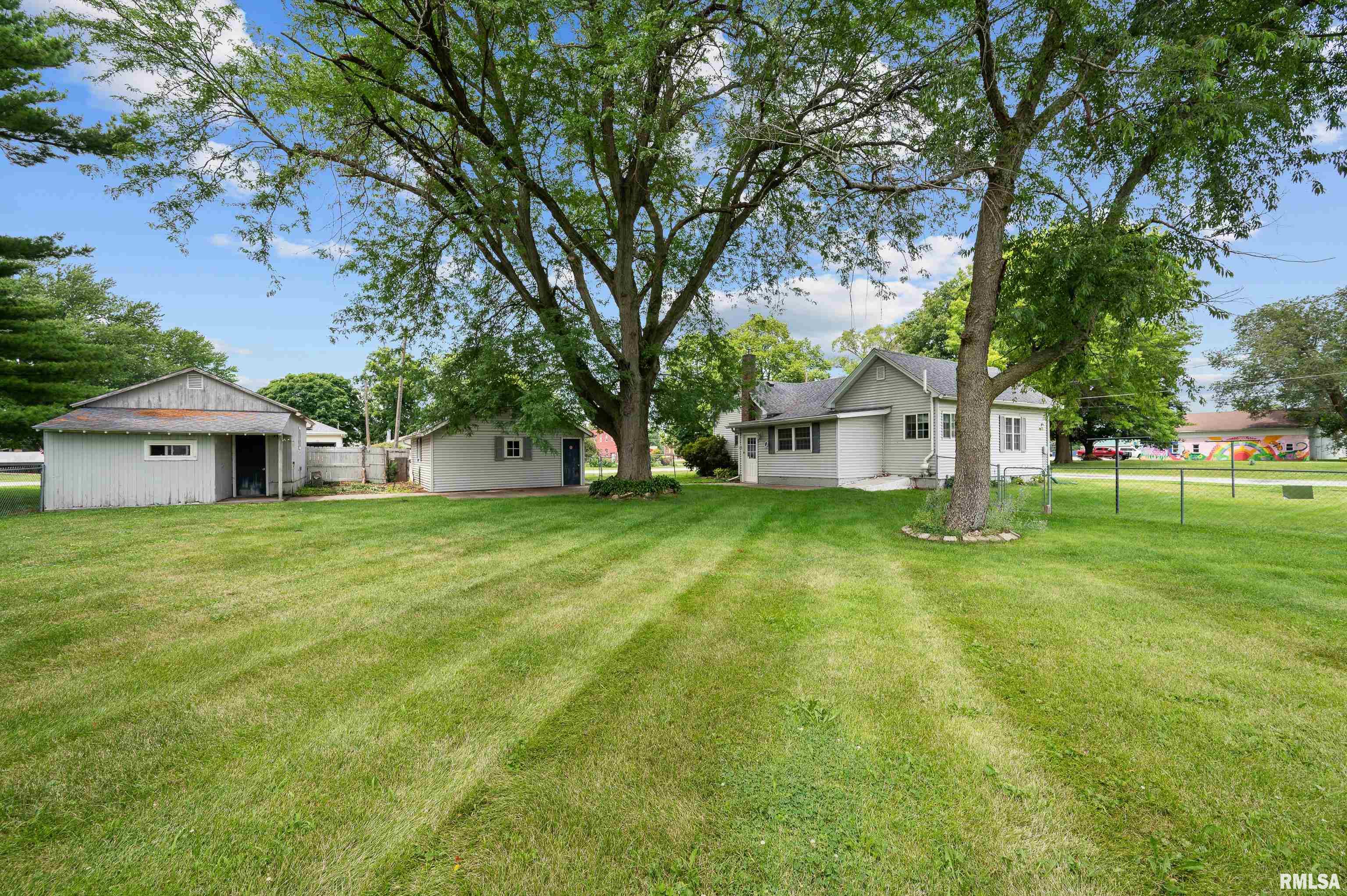 1402 18th Avenue Viola, IL 61486 - Photo 7 of 30