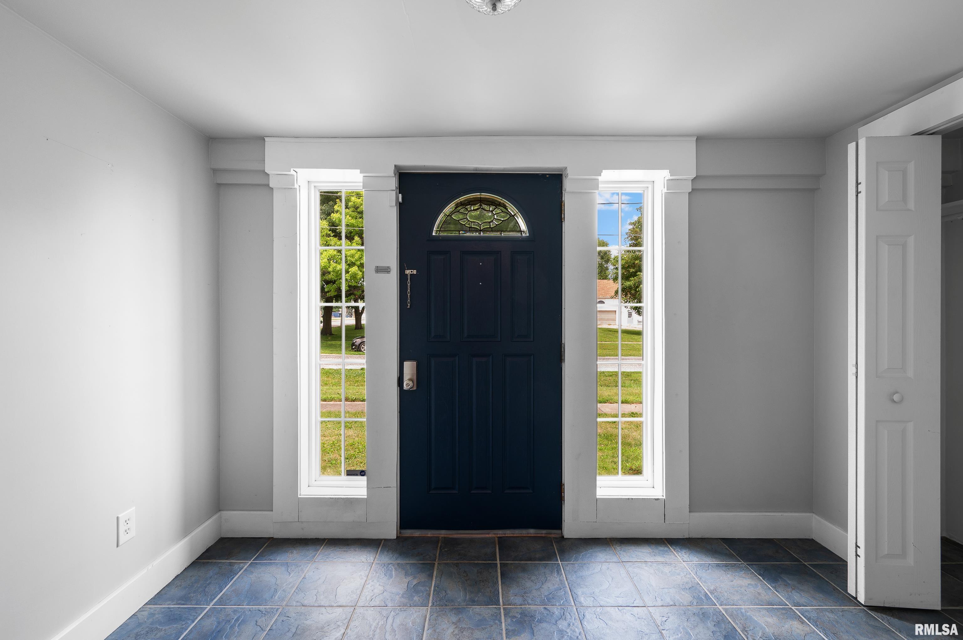 1402 18th Avenue Viola, IL 61486 - Photo 8 of 30