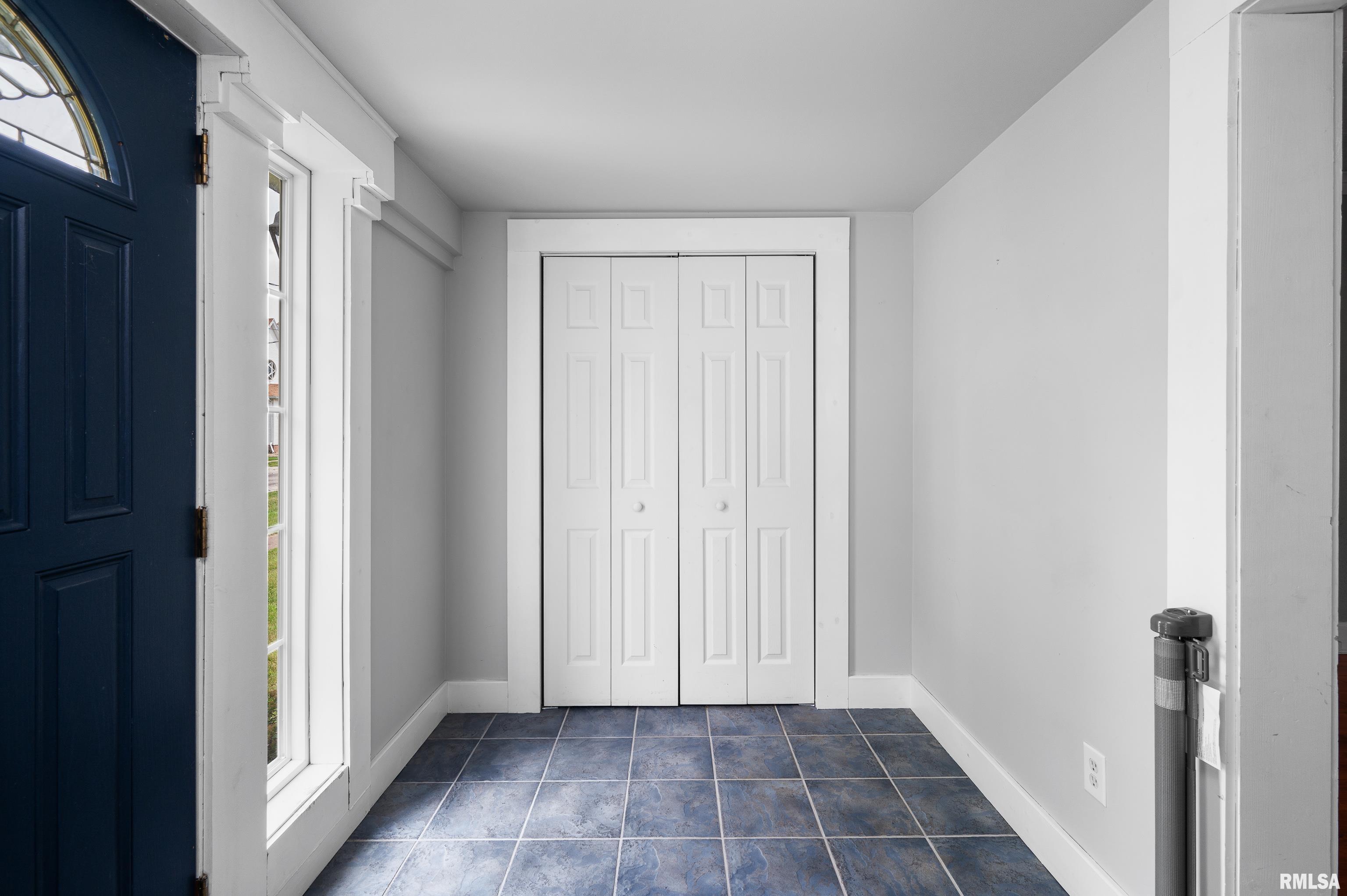 1402 18th Avenue Viola, IL 61486 - Photo 9 of 30