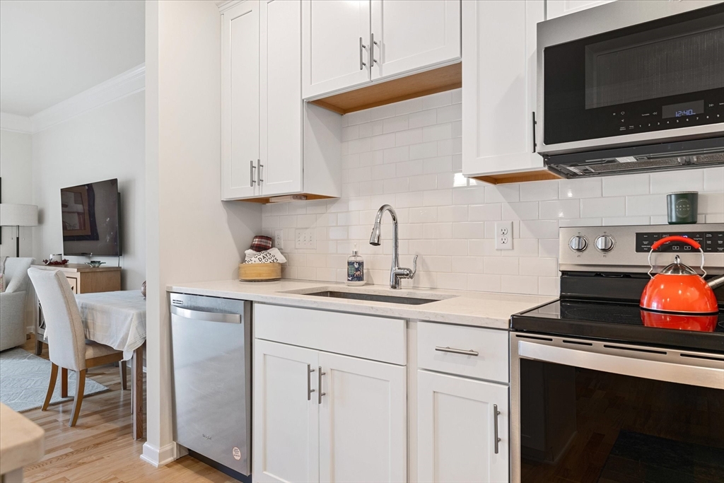 4203 Peters Farm Way, Unit 4203 Westborough, MA 01581 - Photo 7 of 34