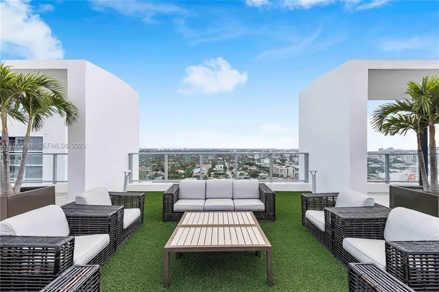 $2,850 | 1010 Southwest 2nd Avenue, Unit 710, Miami, FL 33130