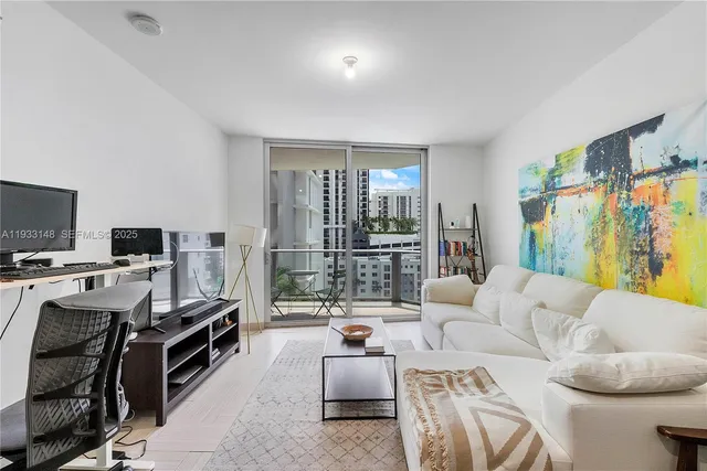 $2,850 | 1010 Southwest 2nd Avenue, Unit 710, Miami, FL 33130