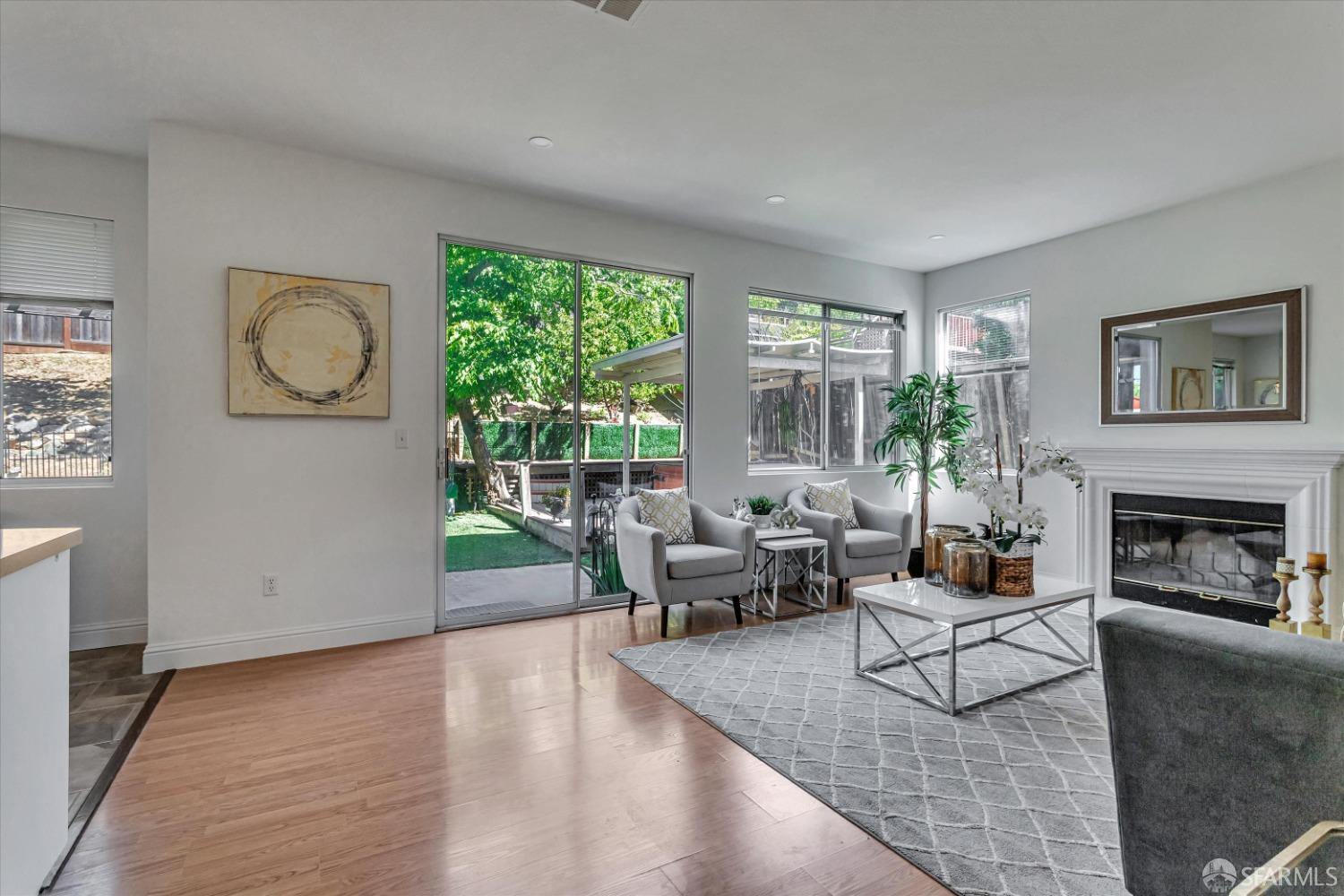 208 Shadow Hill Circle Pittsburg, CA 94565 - Photo 2 of 2