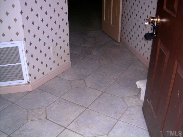 6229 Rushingbrook Drive Raleigh, NC 27612 - Photo 4 of 6 entry