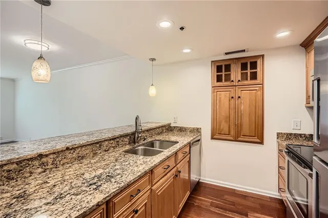 $239,900 | 3481 Lakeside Drive Northeast, Unit 1504, Atlanta, GA 30326