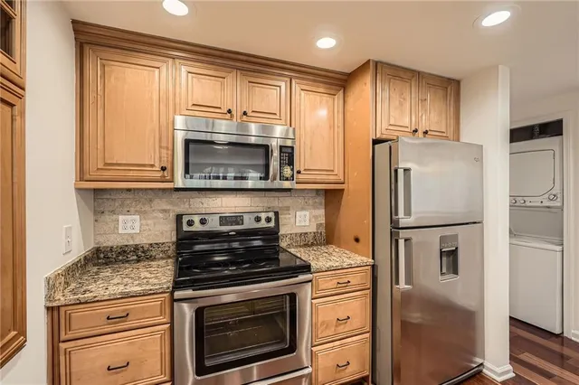 $239,900 | 3481 Lakeside Drive Northeast, Unit 1504, Atlanta, GA 30326