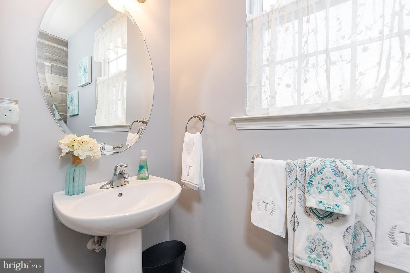 323 Windsor Road Mullica Hill, NJ 08062 - Photo 10 of 26 Gallery Image 10