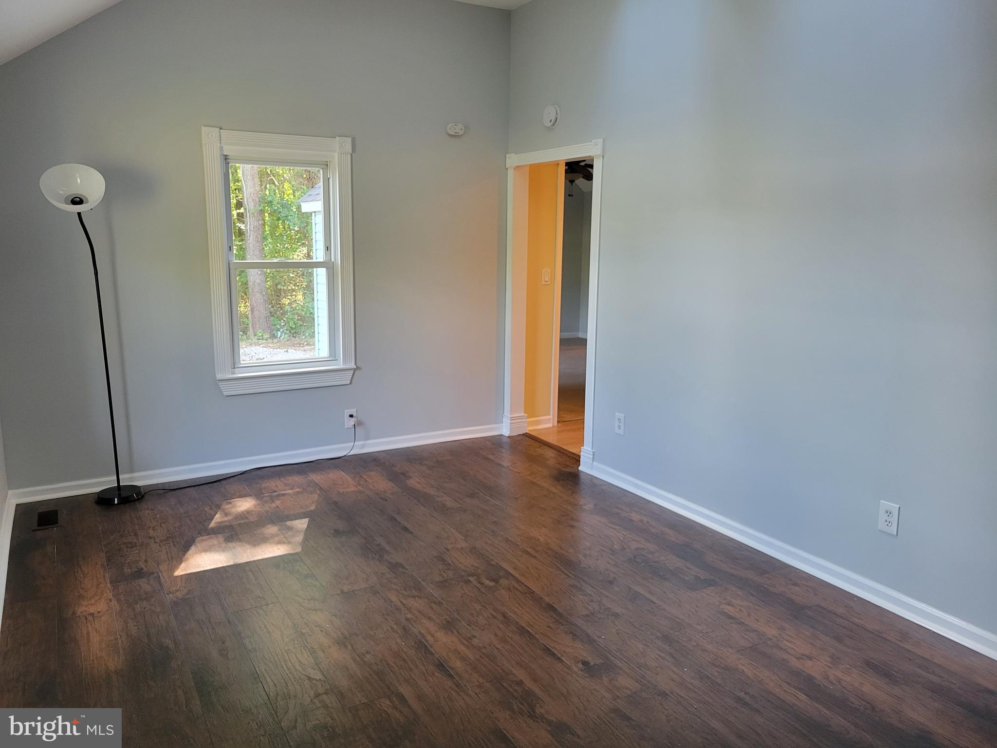 11 North Hook Road Pennsville, NJ 08070 - Photo 8 of 25 Living room