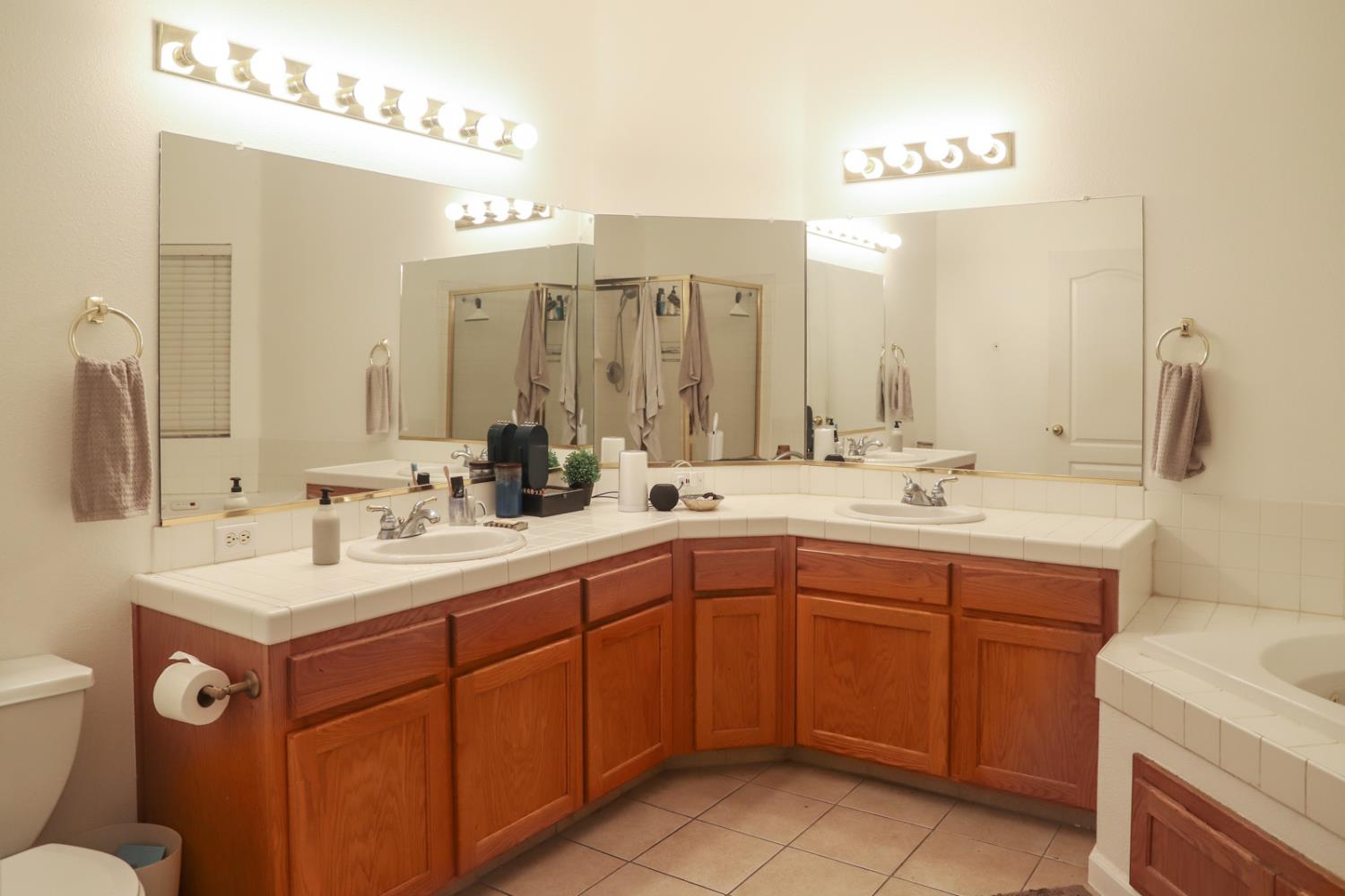 2098 East Revere Road Fresno, CA 93720 - Photo 16 of 19