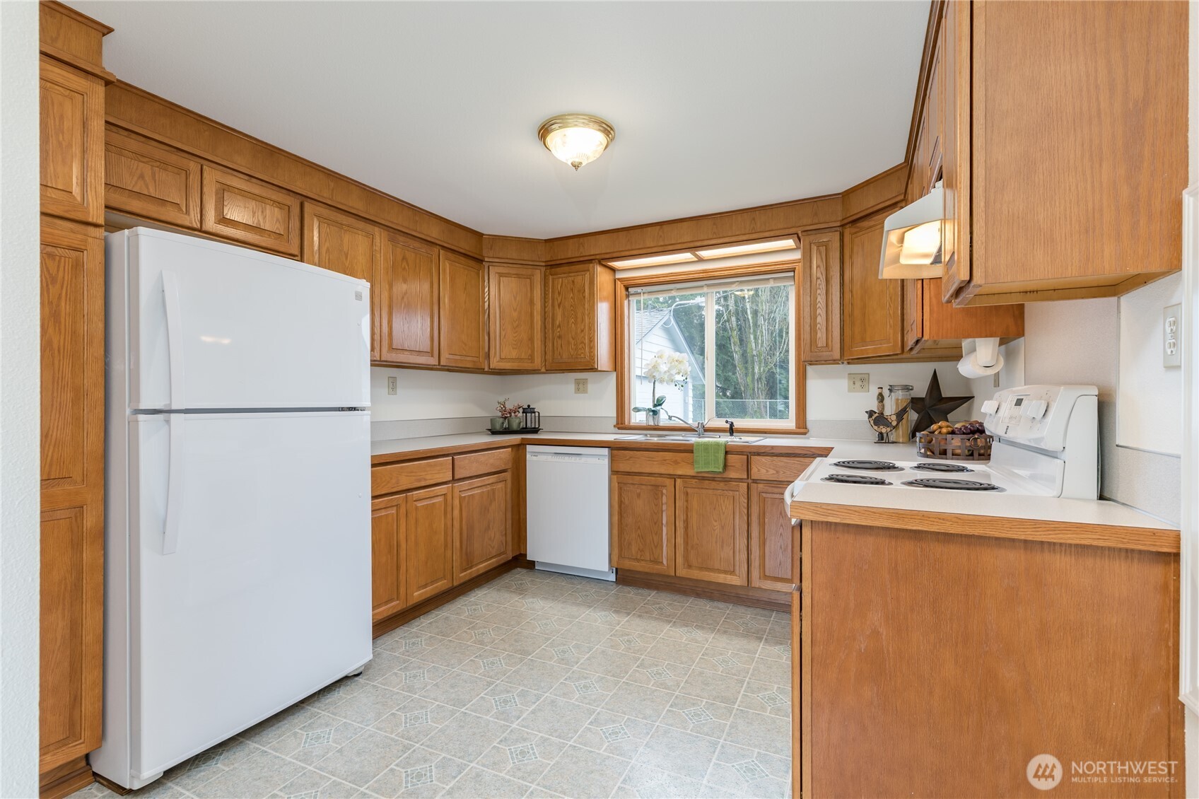 9229 South 200th Street Kent, WA 98031 - Photo 12 of 34