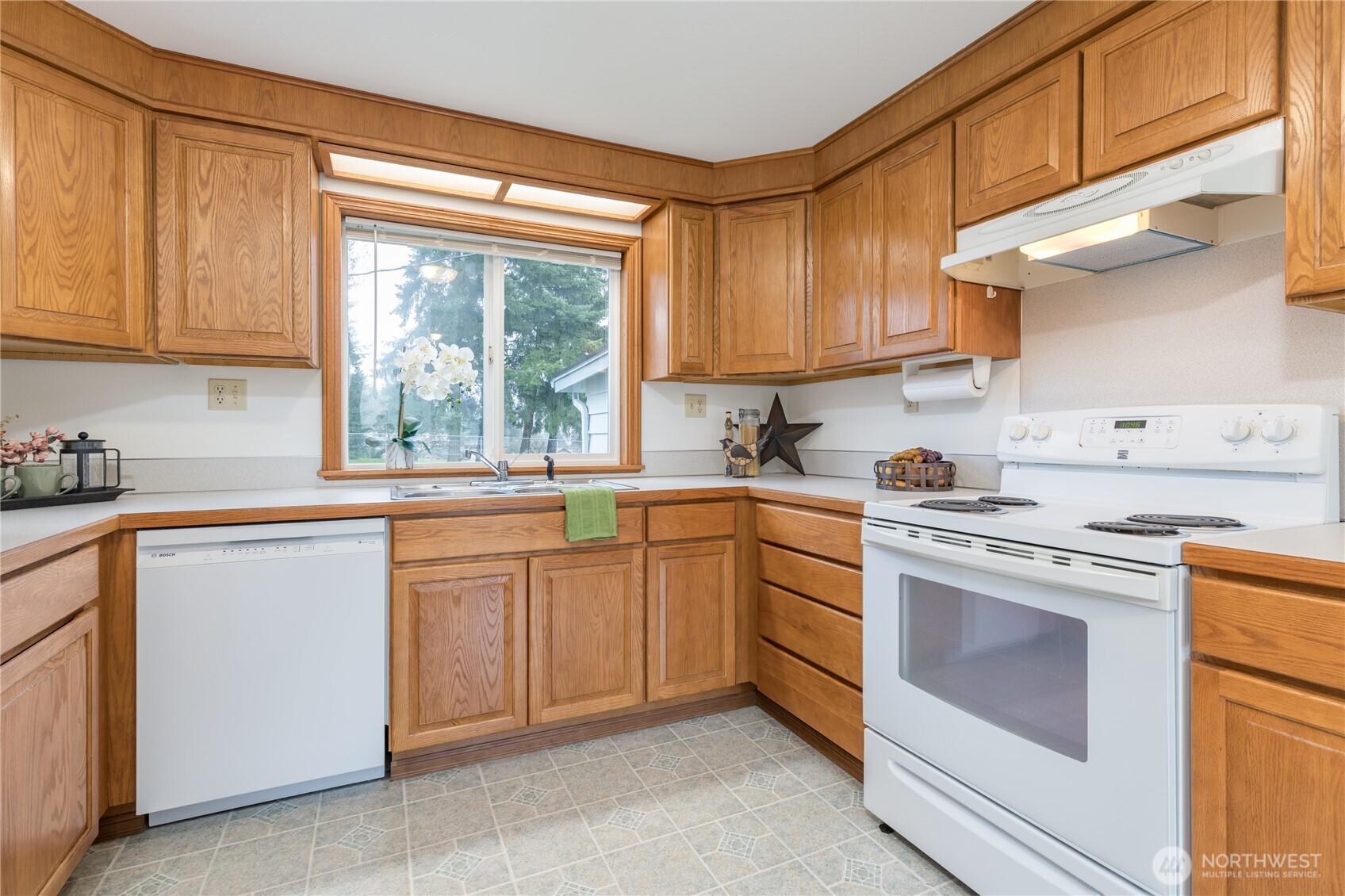 9229 South 200th Street Kent, WA 98031 - Photo 13 of 34